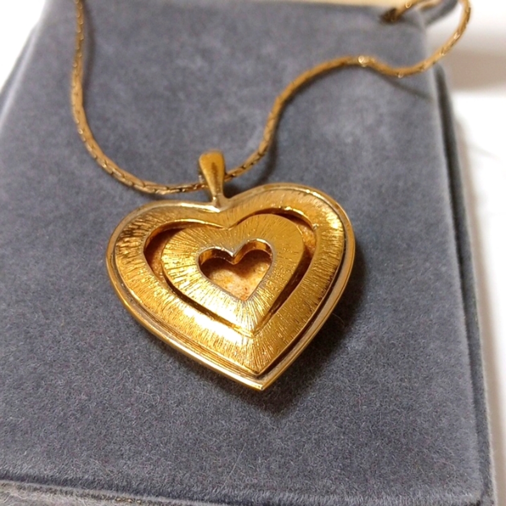 Mary Kay Heart Fragrance Pendant Necklace 18" chain